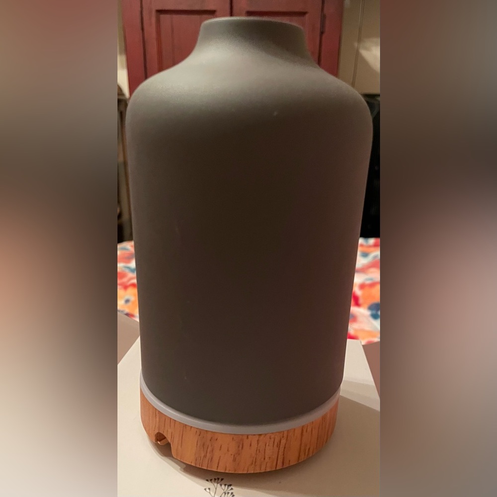 BRAND NEW!! Essential oil diffuser. Young Living brand. Only opened for pics.